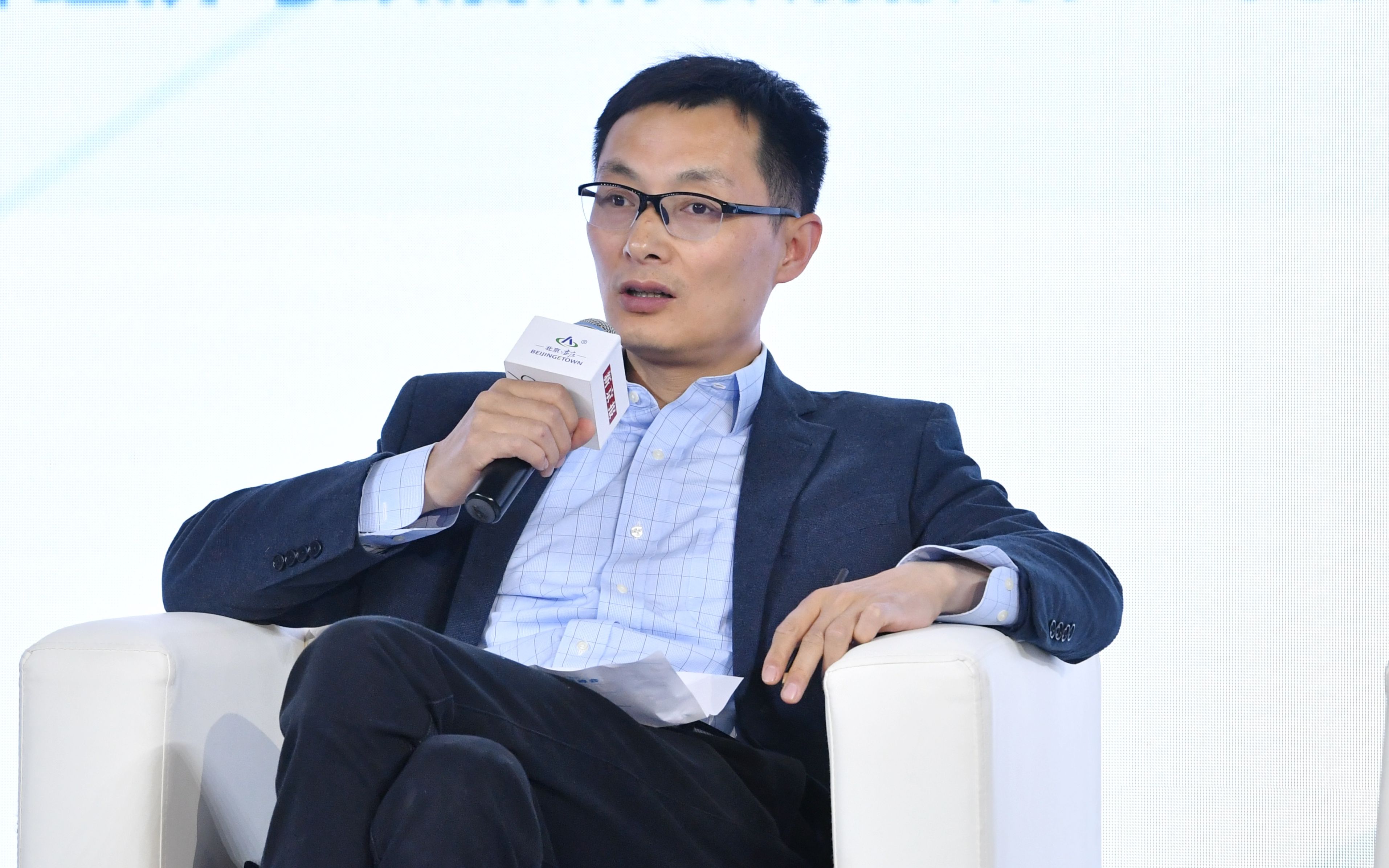 专访全国政协委员、中国社会科学院世界经济与政治研究所副所长张斌：重视货币政策扩内需作用 从“小切口”入手发展服务消费