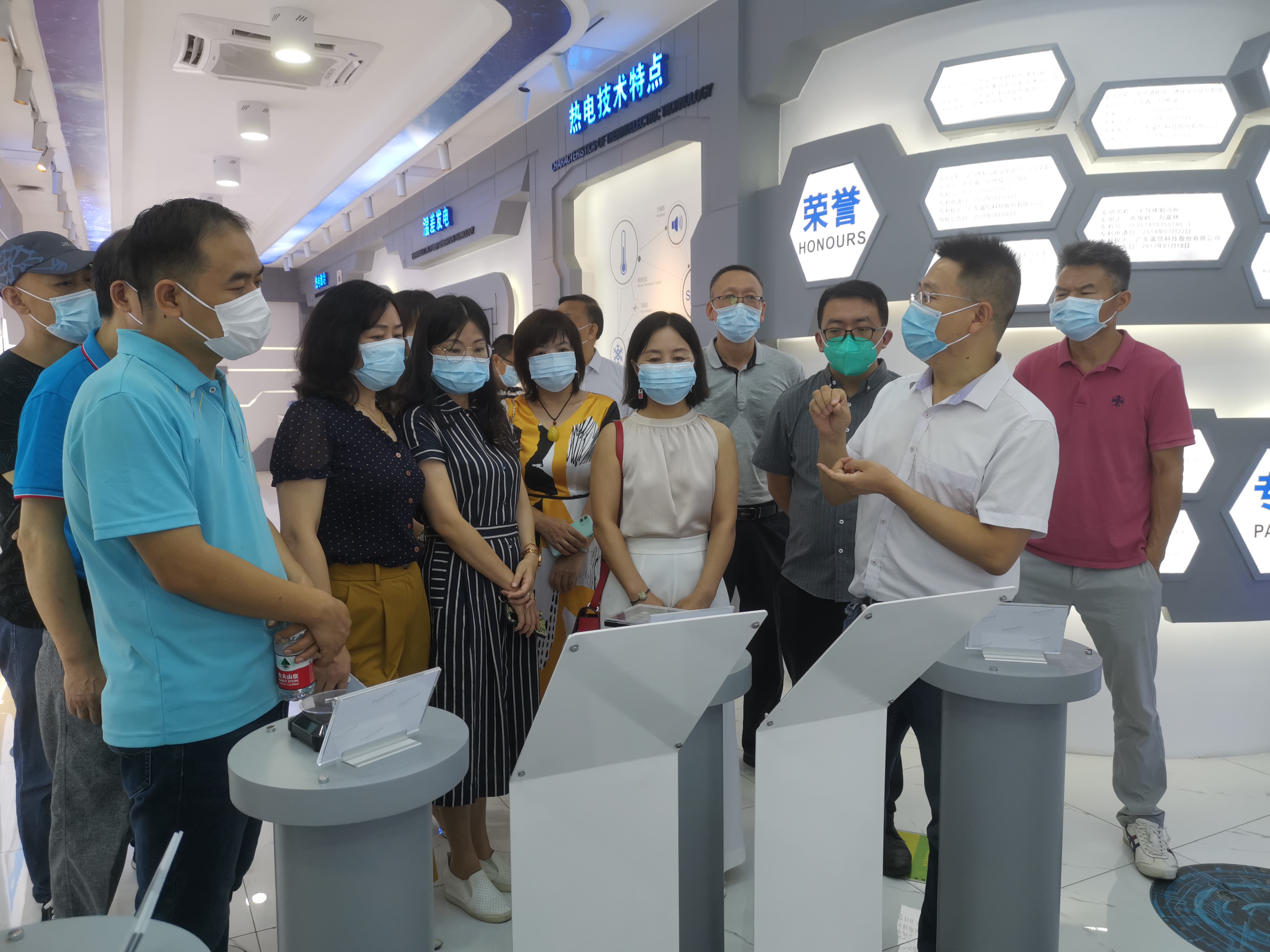 富信科技3月10日龙虎榜数据