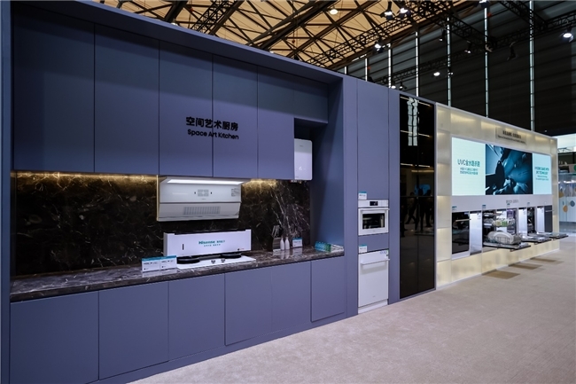 海信携AI科技与机器人矩阵亮相AWE2026，打造“无家务之家”智慧生活全景