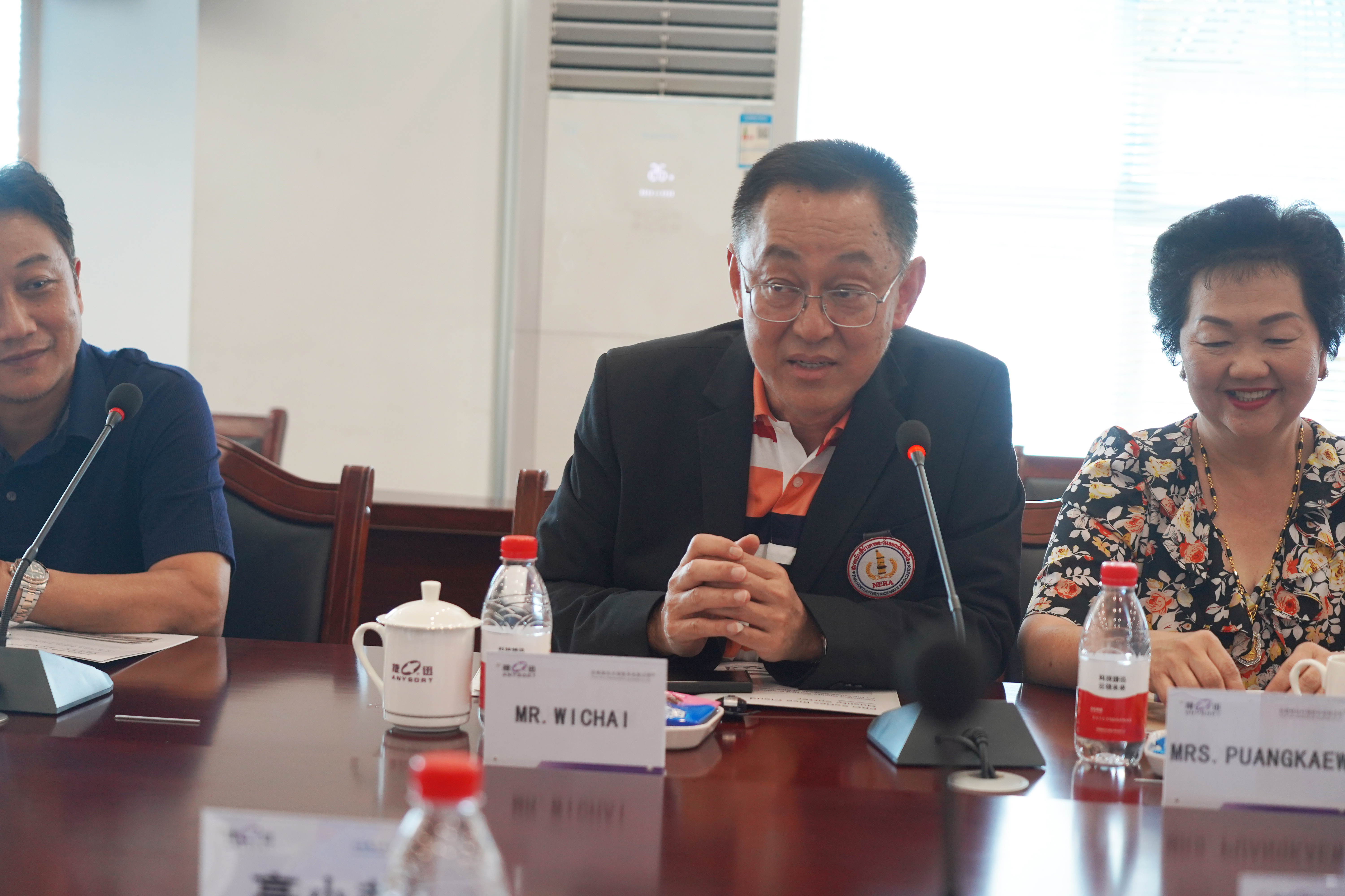 中国贸促会会长任鸿斌率中国企业家代表团访问英国