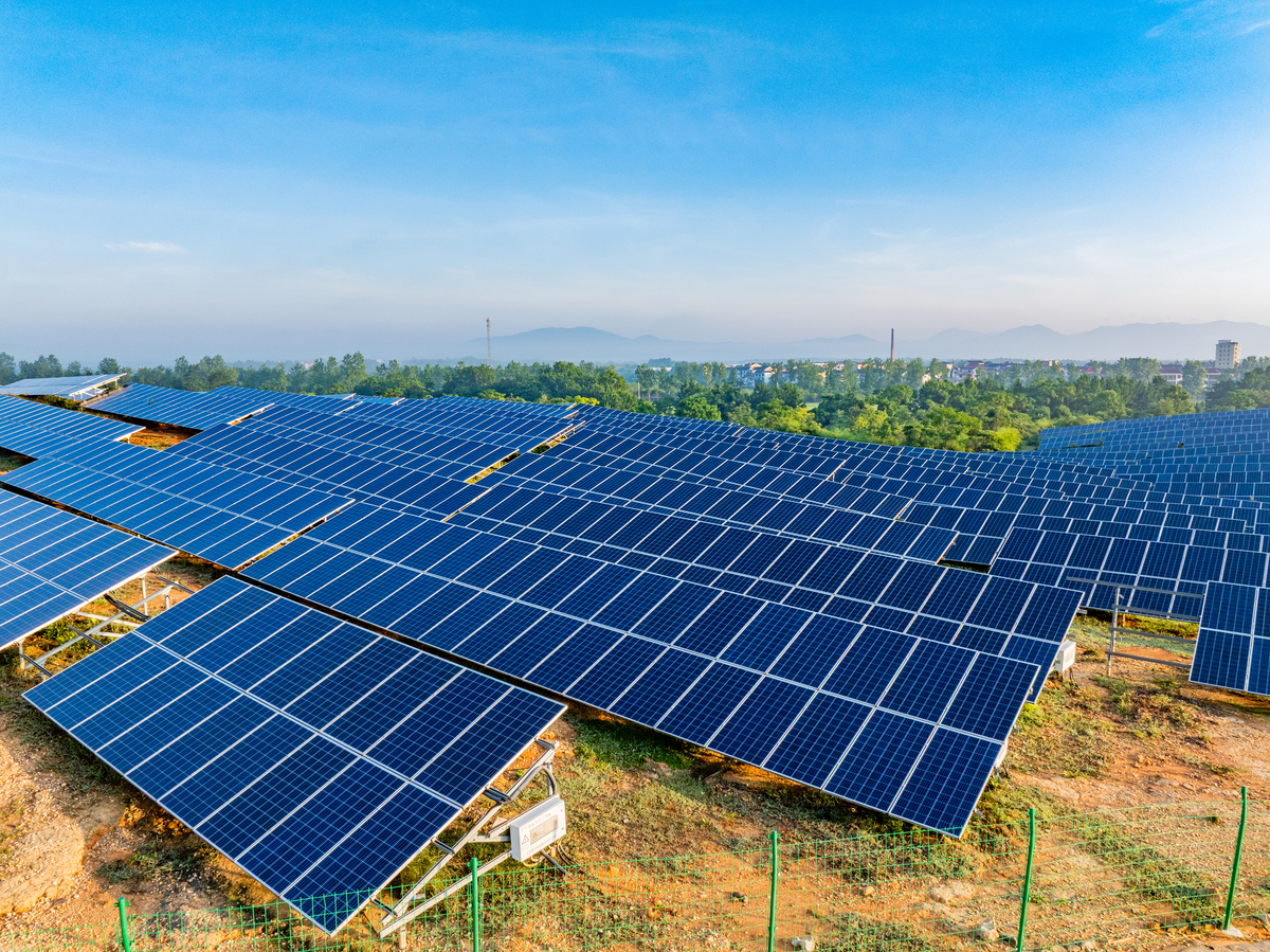 云南能投：轿子光伏发电项目实现全容量并网发电