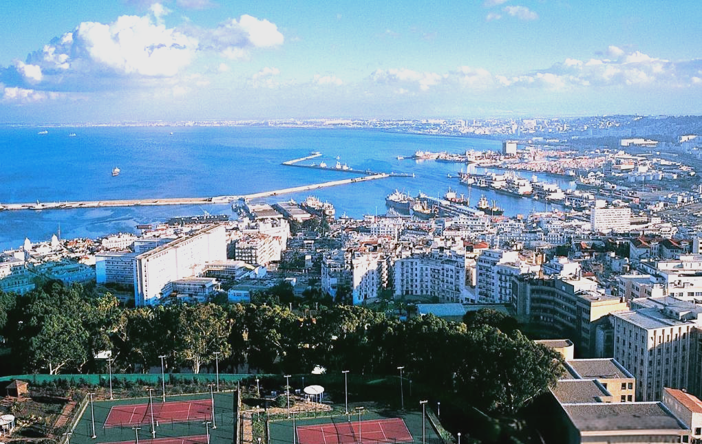 法国企业代表团拟访问阿尔及利亚重新在阿布局