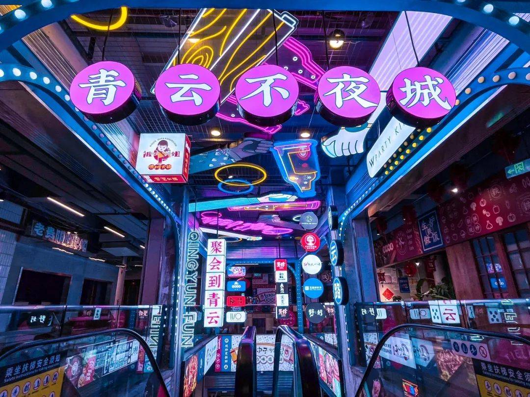 当机器人成为6S店专属VIP，赛博朋克街区还会远吗？