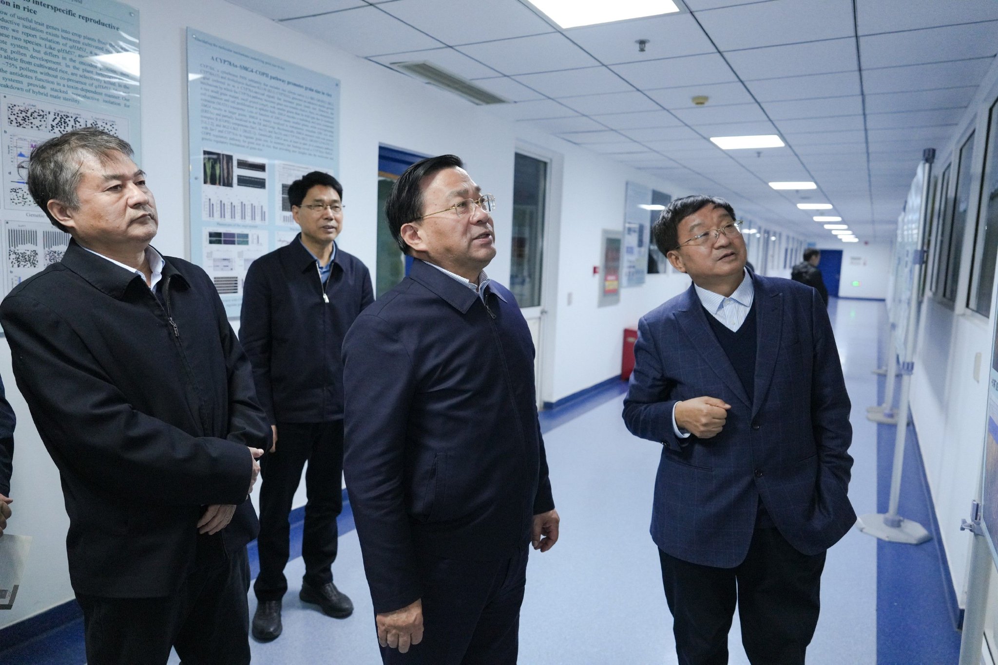 韩俊会见罗马尼亚农业和农村发展部部长弗洛林・巴尔布