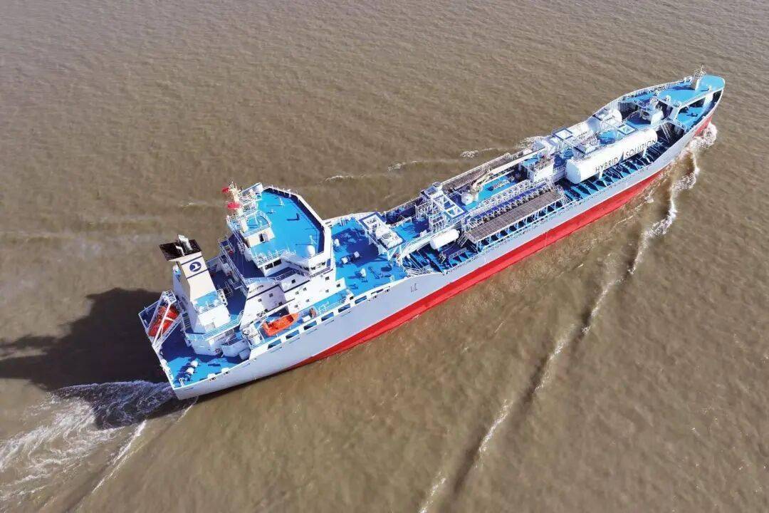 大湾区首艘甲醇动力船“粤创盈002”顺利完成试航