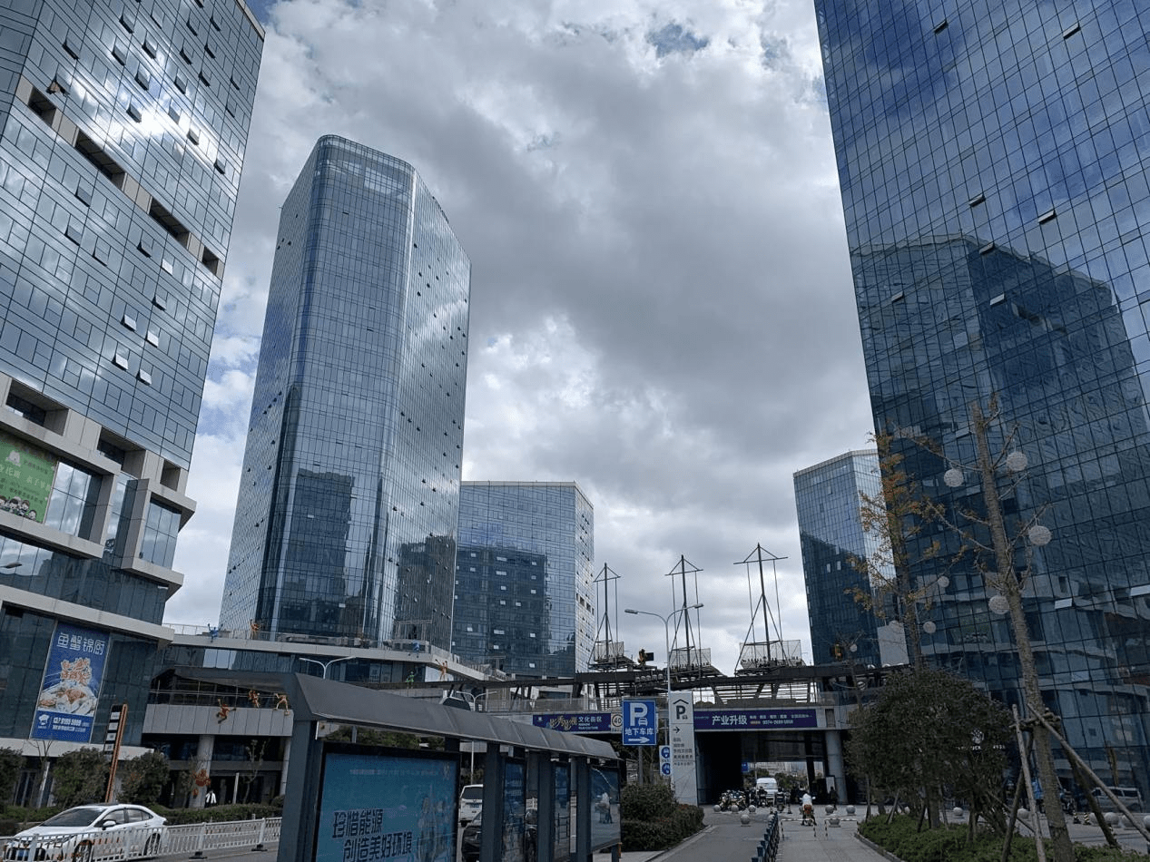 苹果CEO库克对话雷鸟创新 聚焦空间计算未来