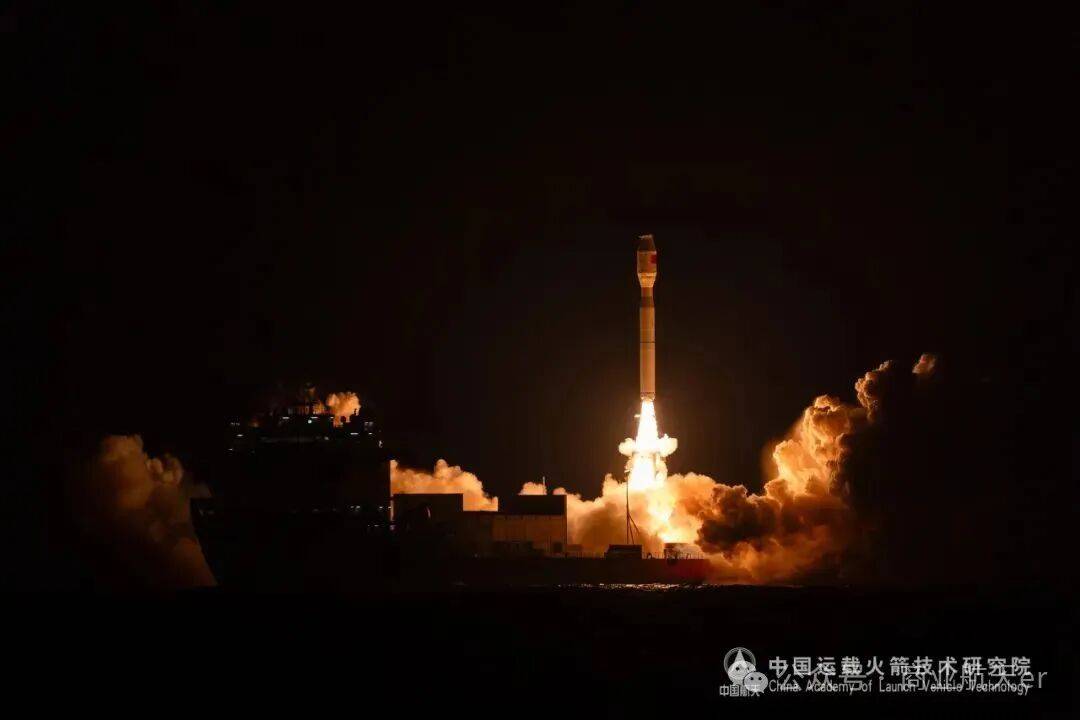 捷龙三号火箭海上发射成功