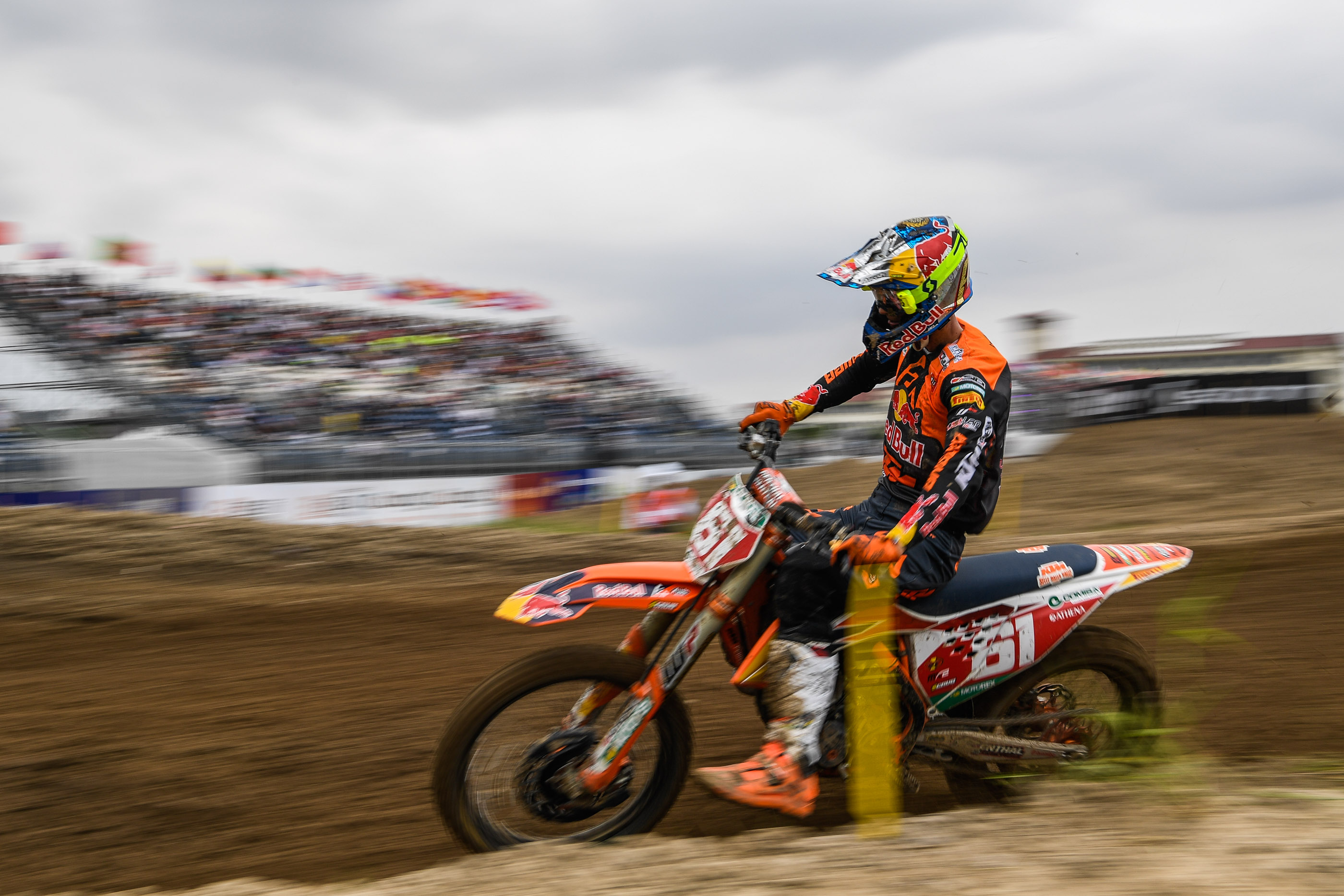 世界摩托车锦标赛泰国大奖赛三天吸金50亿